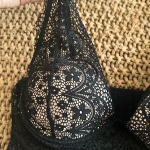 Elegant Black Lace Bra with 6 clasps